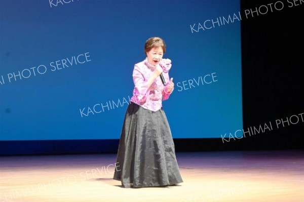 文化連盟会員ら自慢の歌声披露　音更で歌謡まつり