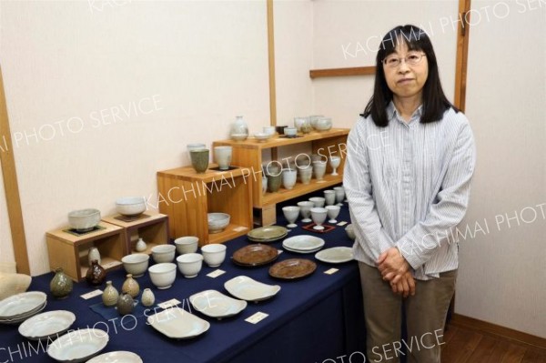 やさしい色合いの「器」　順心窯、ギャラリー夢庵で作品展
