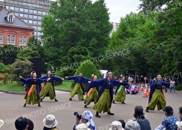 心を一つに笑顔で踊り切った尊―Ｍｉｋｏｔｏ（８日、道庁赤れんが会場）