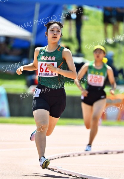 【女子８００メートル準決勝】