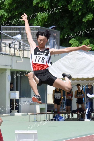 【男子走り幅跳び決勝】
