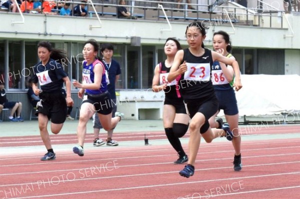 １年女子１００メートル決勝