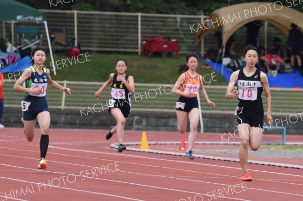 女子２００㍍準決勝１組