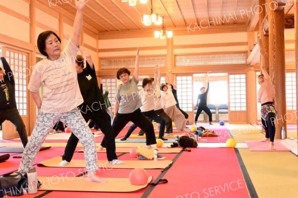 本別と足寄で“変わり種”ヨガ相次ぎ開催