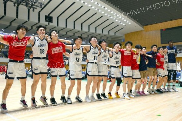 白樺学園男子準Ｖ　３年ぶりインターハイへ　道高体連バスケ
