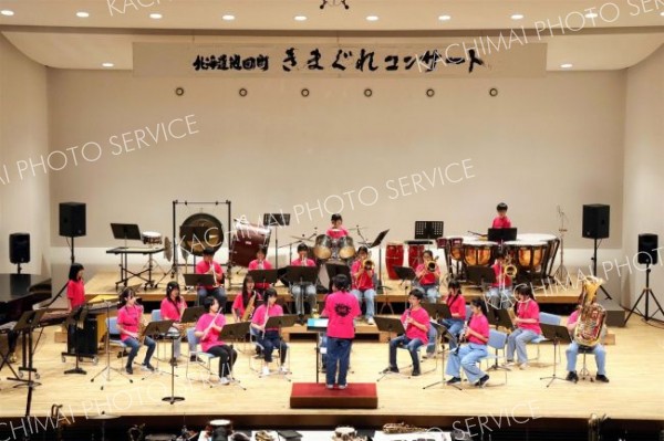 管内の吹奏楽団体共演　池田で「きまぐれコンサート」 4