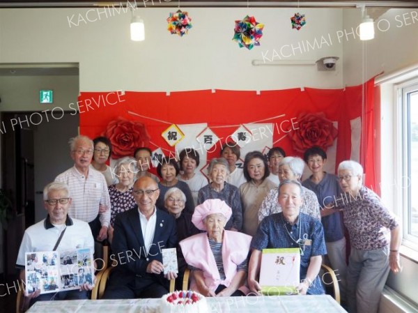 １００歳を祝う