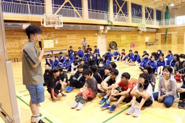 楽しく交流できました　池田小５、６年生が池田中訪問