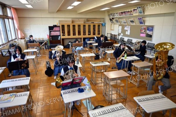 部員数が２０２０年度以来の二桁となった大樹高校吹奏楽部