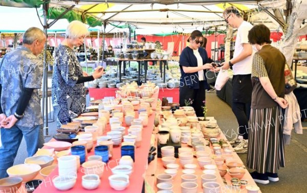 全国各地の陶磁器が集結　帯広で「全国陶器祭り」開幕