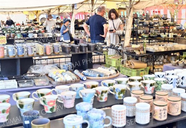 全国各地の陶磁器が集結　帯広で「全国陶器祭り」開幕 10