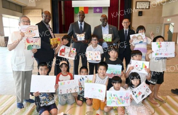 マリについて学ぶ　浦幌で万博副会長のウスビ・サコ氏らが講演とＷＳ