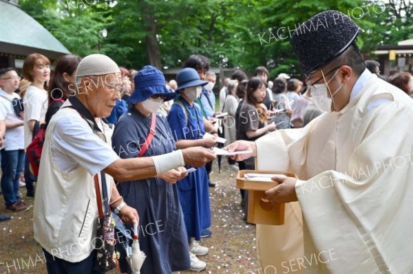 無病息災願い「茅の輪」くぐり　帯廣神社で夏詣始まる 4