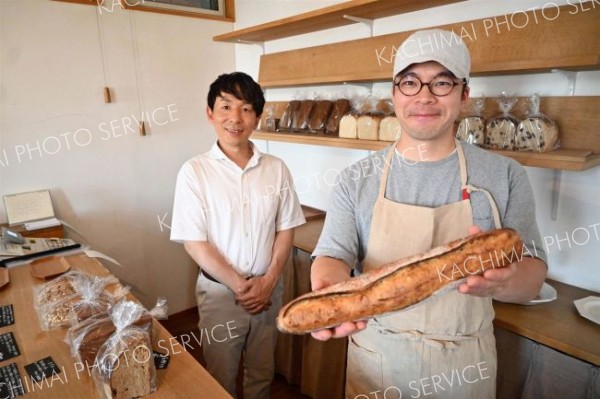 パン店「風土火水」開店１０年記念、全国最高金賞の職人焼くバゲットを発売　アグリシステム