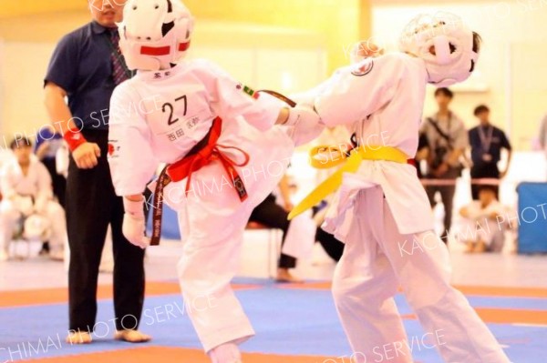 十勝勢８選手が組手上級Ｖ　国際空手協会全北海道大会 3