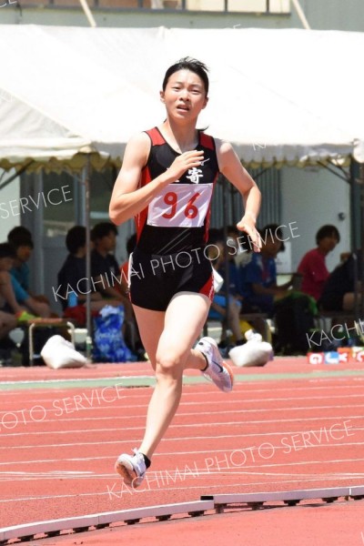 【女子８００メートル予選１組】