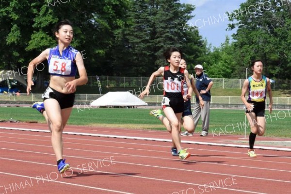 ２年女子１００メートル決勝