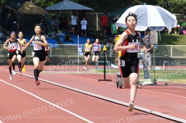 女子８００メートル決勝２組
