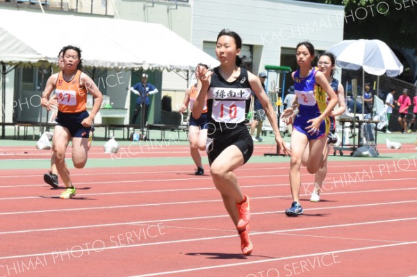 ３年女子１００㍍予選１組
