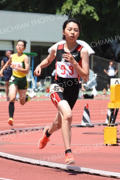 女子８００㍍予選２組