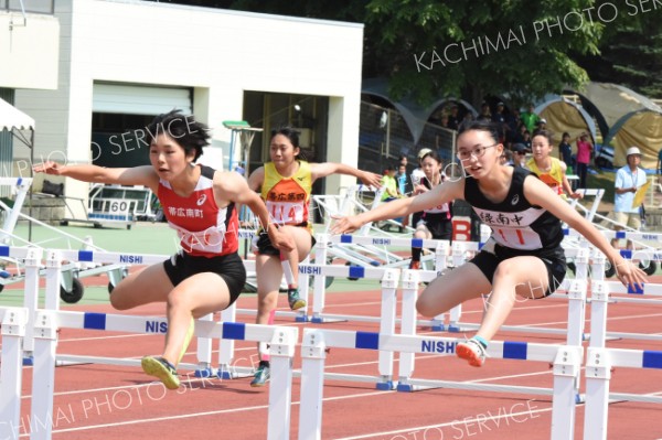 女子１００㍍障害予選３組