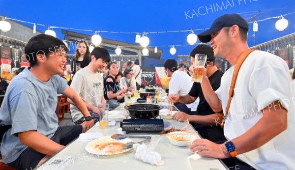 暑さ続く帯広、ビアガーデン早くも活況　今季オープンの前倒しも
