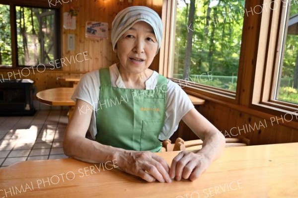 「困窮世帯では、食費値上がりの影響が大きい」と現状を訴える