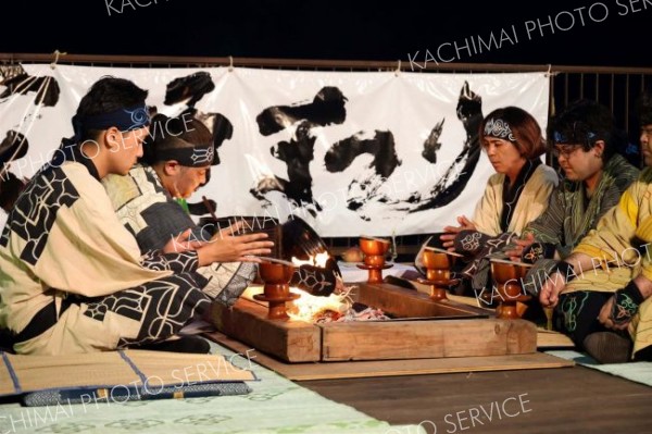 帯広カムイトウウポポ保存会による神への祈り「カムイノミ」（助川かおる通信員撮影）
