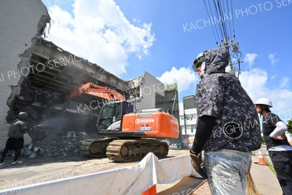 今季初の猛暑日　帯広３５・２度　管内に熱中症警戒アラート　あす３７度予想 写真2（７日午前９時５５分ごろ、帯広市内で。塩原真撮影）