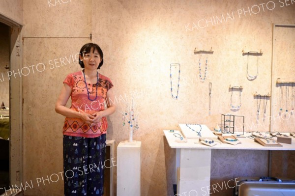 ガラスアクセサリー展　ミントカフェで１３日開催