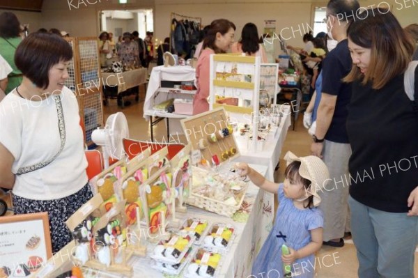 雑貨店やキッチンカー集結　清水でイベント
