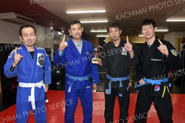 道内初のブラジリアン柔術団体戦でラフターズジム優勝