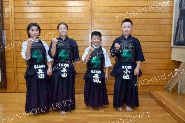 団体戦小学生の部で、全国大会の出場権を得た帯広進取館