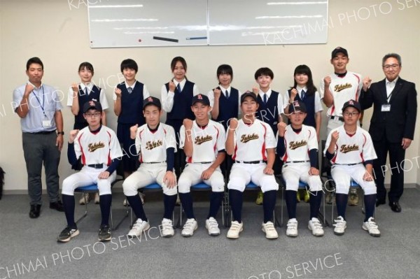 足寄中の野球部と陸上部が全道出場報告