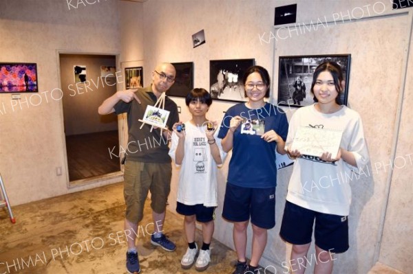 ミントカフェで幕別清陵高校光画部が写真展　２０日まで