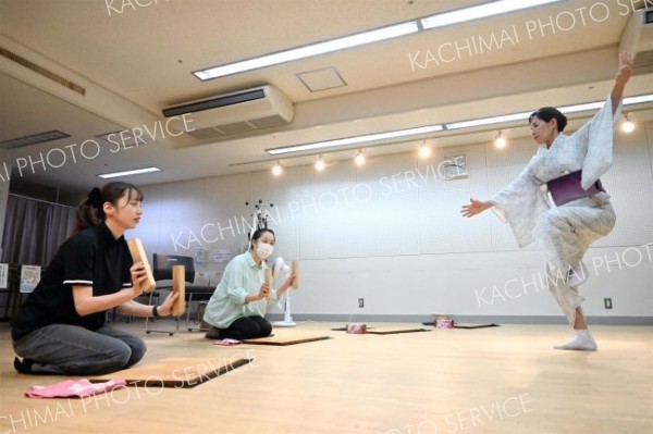 歌舞伎の音の魅力を知る　「附け打ち」専門家講師に初の体験会