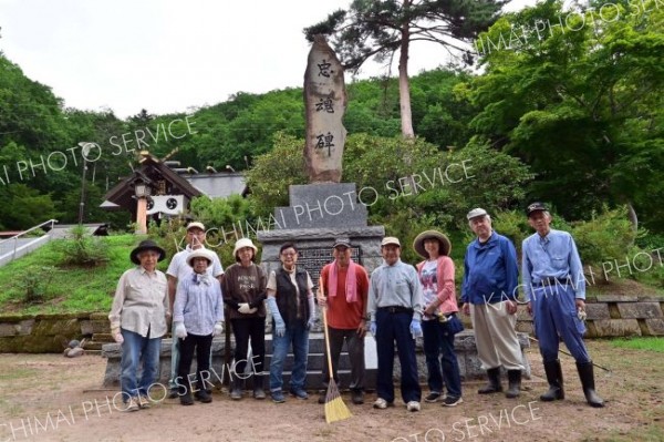 本別町遺族親睦会が忠魂碑清掃