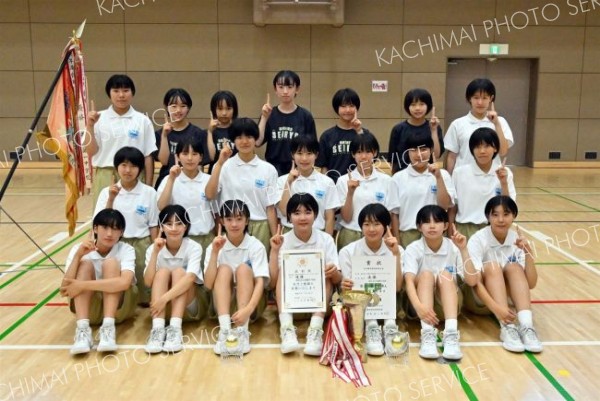 女子優勝の帯西陵