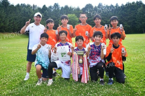 男子団体戦優勝の札内。