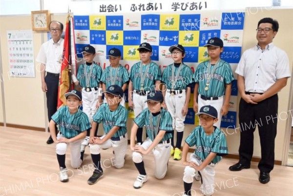 第４０回十勝管内町村少年野球士幌・上士幌大会で優勝した「ＳＯＵＴＨユニオン」の広尾小学校の選手たち。