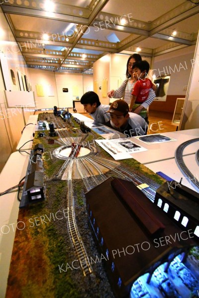 十勝の往年の鉄路沿いを再現　幕別百年記念ホールで鉄道模型展示会
