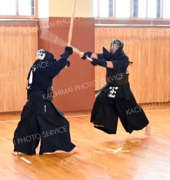 夏期特別術科訓練納会での剣道の試合