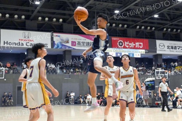 【男子２回戦・帯四中―北斗浜分中】第２クオーター、ゴールを狙う帯四中