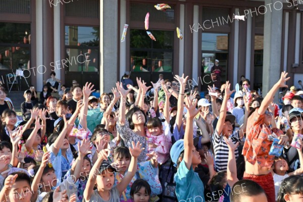 本願寺音頭が復活　電信通り商店街夏祭り「第５０回電信通・西別院ぼんおどり」 7