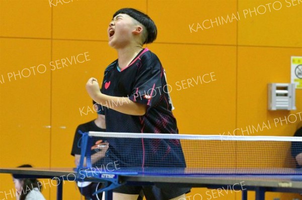 帯広Ｔ・Ｔスタジオが男女Ｖ　ＶＩＣＴＡＳ杯争奪小学生団体卓球 10