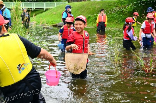 帯広東小学校自然観察会（金野和彦撮影）