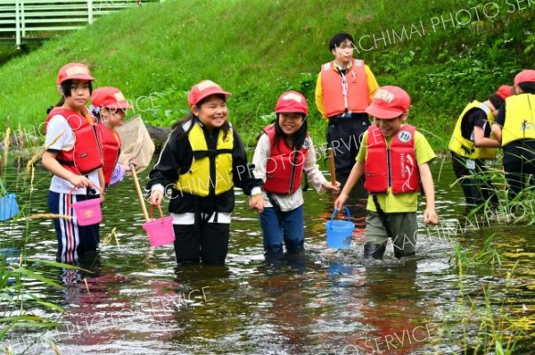 帯広東小学校自然観察会（金野和彦撮影）