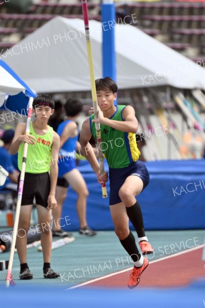 【男子棒高跳び決勝】