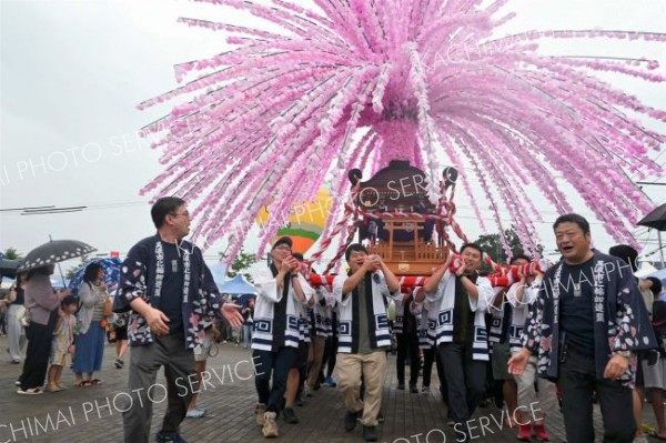 「おいさ」盛大に　しほろ７０００人まつりにぎわう 3