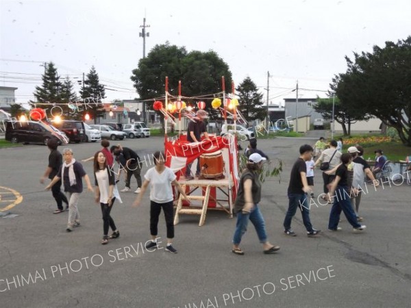 地域住民ら８０人来場　厚内地区で夏祭り